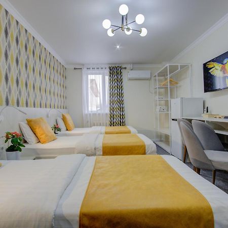 Viva Hotel Bishkek Ngoại thất bức ảnh