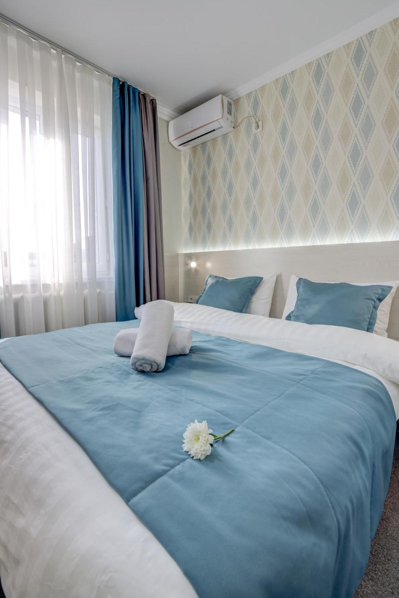 Viva Hotel Bishkek Ngoại thất bức ảnh