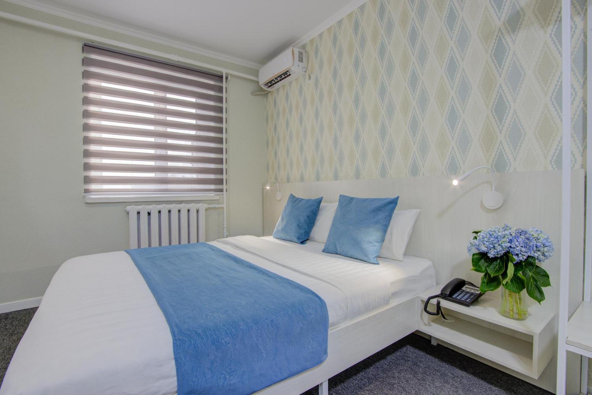 Viva Hotel Bishkek Ngoại thất bức ảnh