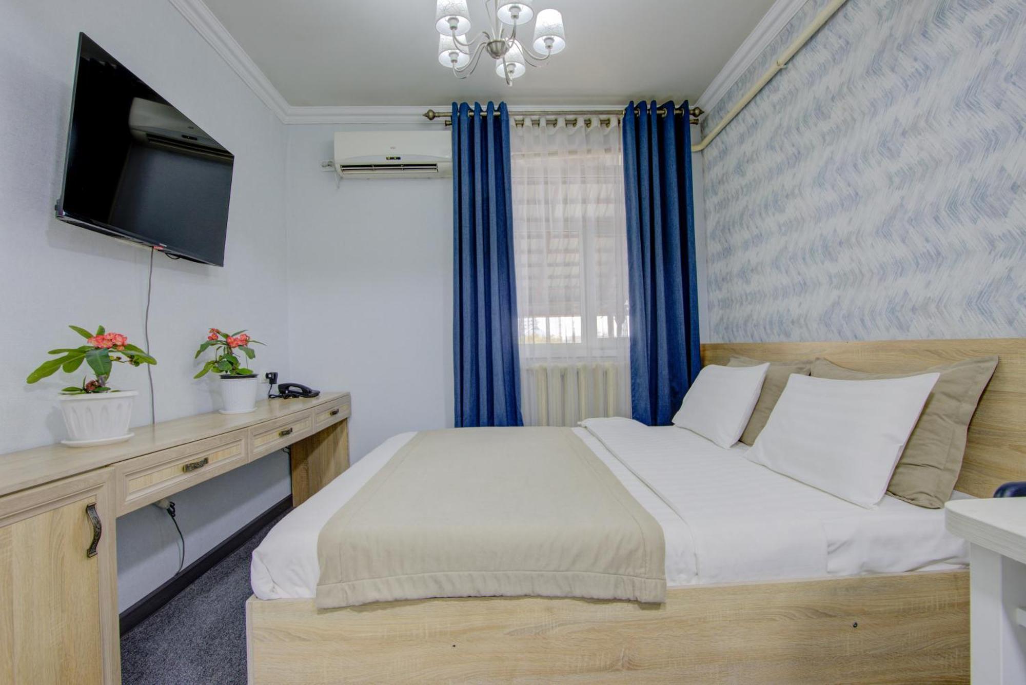 Viva Hotel Bishkek Ngoại thất bức ảnh