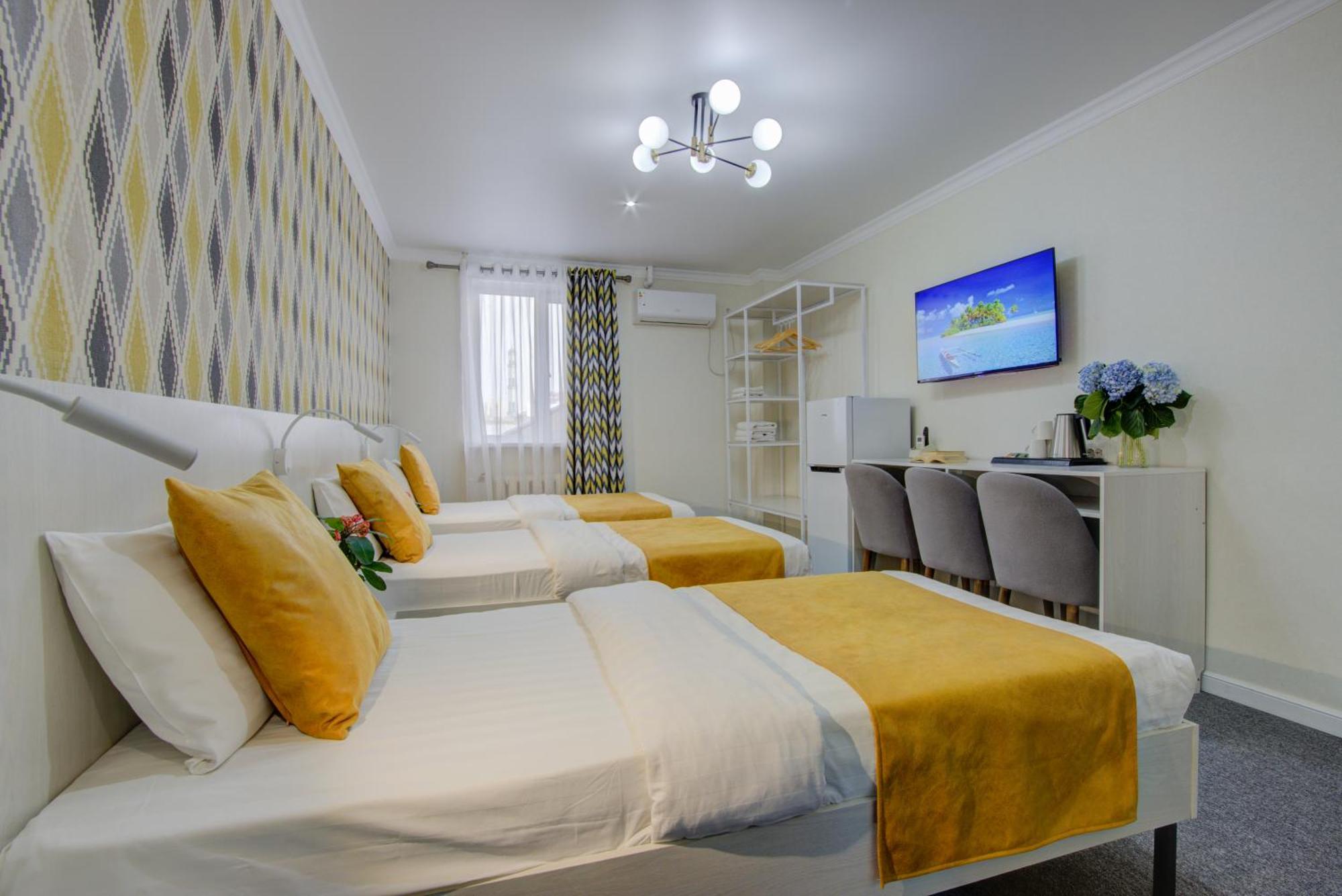 Viva Hotel Bishkek Ngoại thất bức ảnh